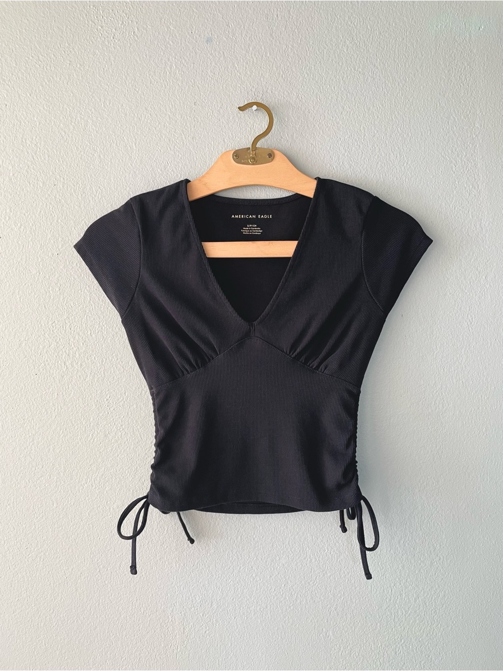 🌱5/$25🌱 American Eagle | Black V-Neck Ribbed Cinched Tee Blouse